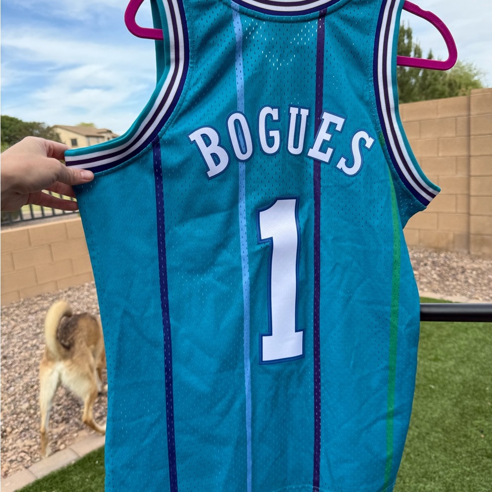 Muggsy Bogues Charlotte Hornets NBA Basketball Jersey. Mitchell & Ness. - Picture 2 of 4